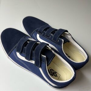 Vans Men's Dark Blue Velcro Sneakers - Like New.  Awesome shoes!